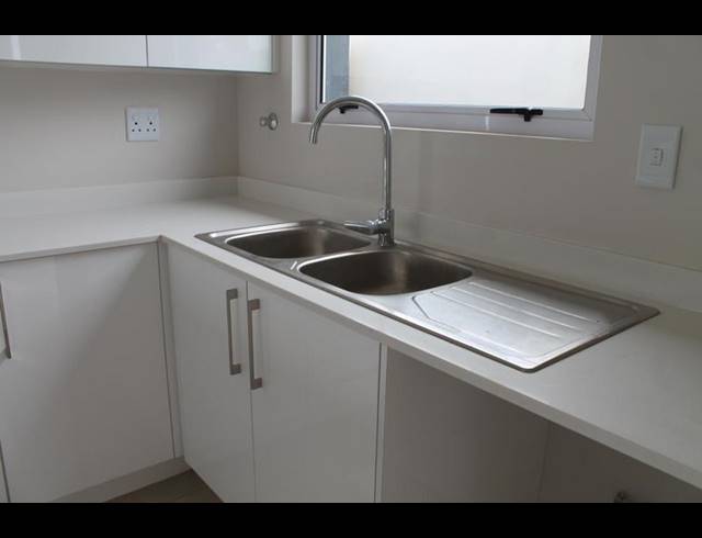2 BEDROOM PROPERTY TO RENT IN MODDERFONTEIN
